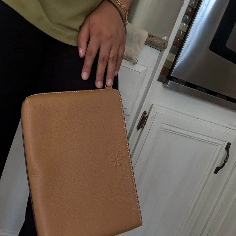 New Tory Burch Thea pouch